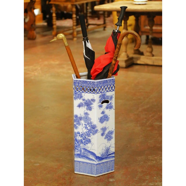 Mid-Century Chinese Export Blue and White Porcelain Umbrella Stand For Sale - Image 9 of 12