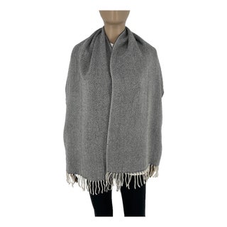 Late 20th Century Giorgio Armani Grey Wool Blend Scarf For Sale