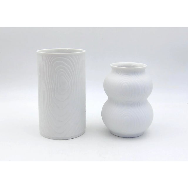 Mid 20th Century Vintage German Op-Art White Bisque Porcelain Vase Set With Wood Grain Decor For Sale - Image 5 of 11