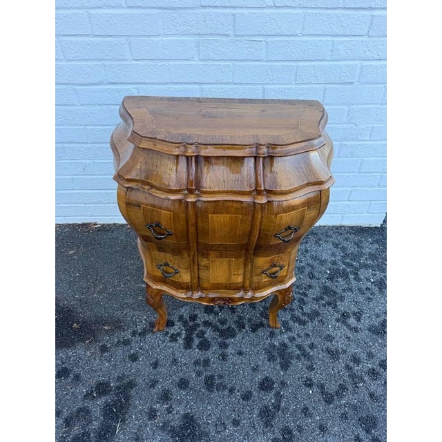 Pair of Antique Italian Rococo Venetian Louis XIV Style Bombe Burl Walnut Chests. For Sale - Image 11 of 17