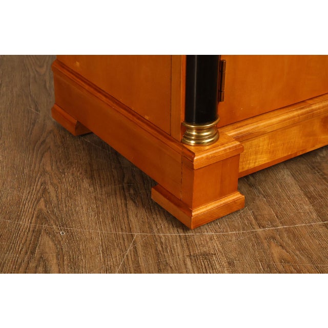 Thomasville Pair Of Grand Classics Biedermeier Style Maple Nightstands For Sale - Image 12 of 18