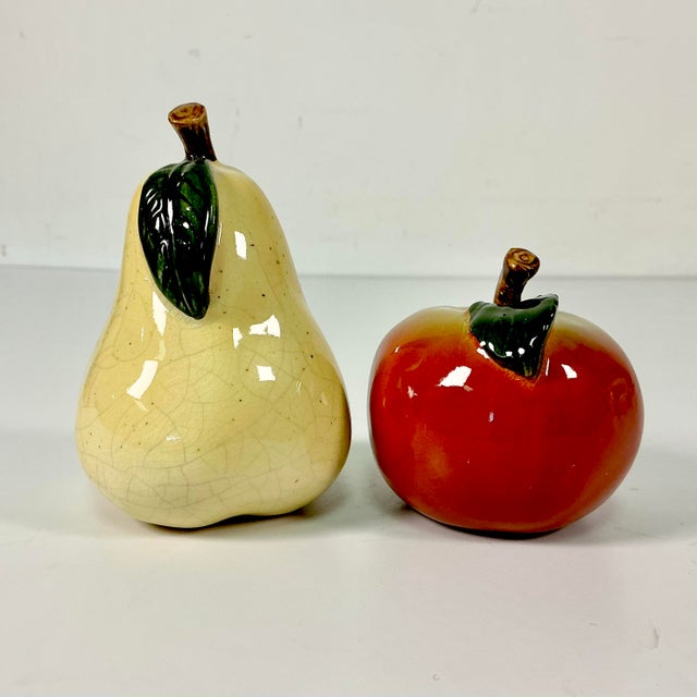 1980s Vintage Portuguese Arts & Crafts Majolica Fall Pear & Apple Salt and Pepper Shakers - Thanksgiving For Sale - Image 10 of 14