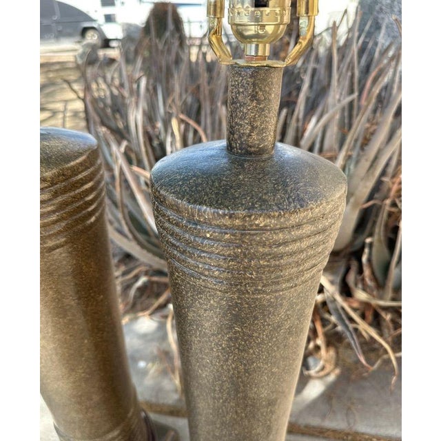 Vintage/Retro Brass Bronze-Tone Ceramic Stoneware Cylindrical Table Lamps - a Pair For Sale In Phoenix - Image 6 of 8