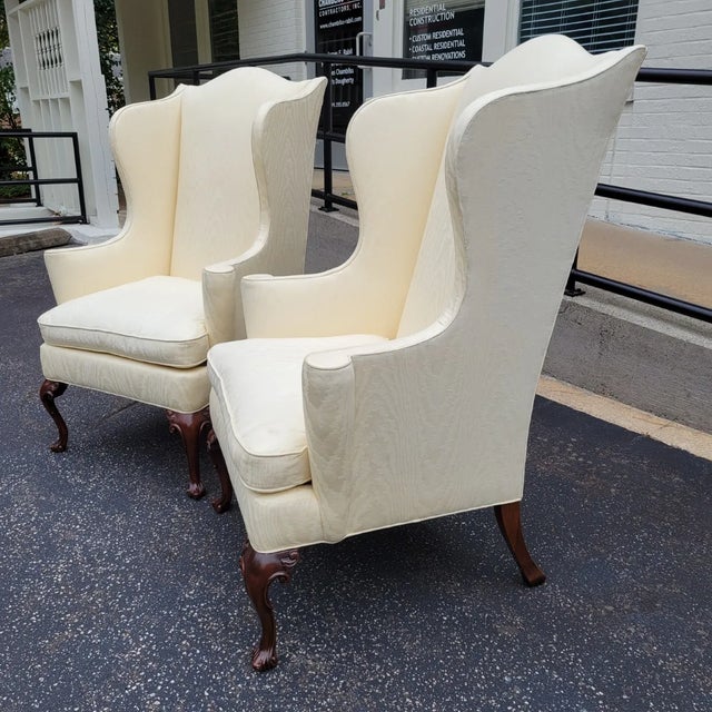 Queen Anne Pair of Southwood Queen Anne Wingback Chairs in Ivory Damask For Sale - Image 3 of 15
