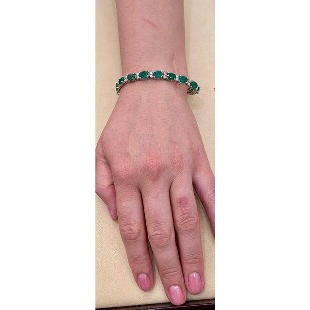 15 Carat Natural Emerald & Diamond Cocktail Tennis Bracelet 14 Karat White Gold For Sale - Image 10 of 18