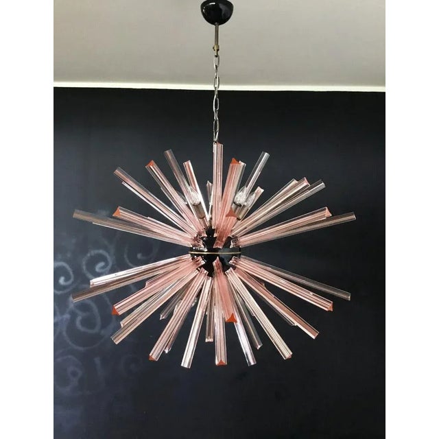 Mid-Century Modern Murano Crystal Prism Sputnik Chandelier with 50 Pink Prisms, Italy For Sale - Image 3 of 18
