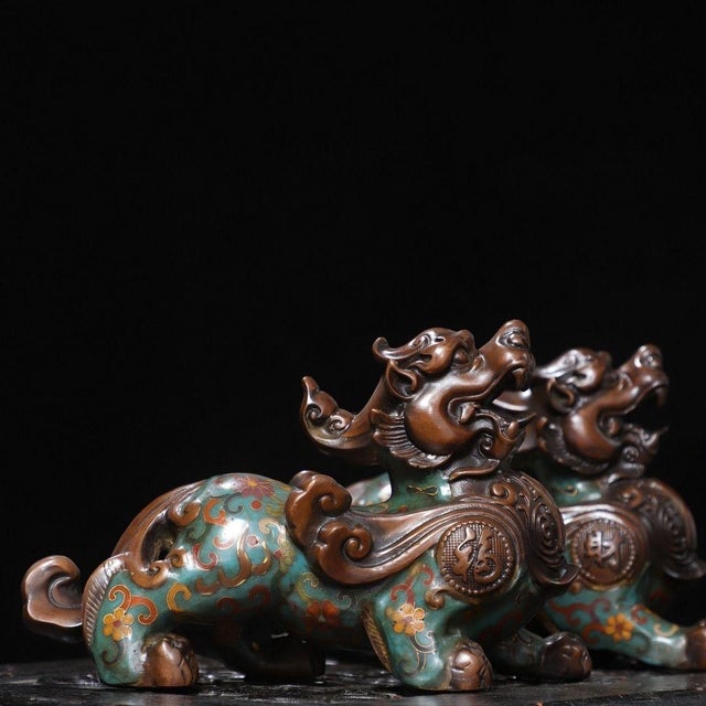 Chinese Pair of Chinese Cloisonné Enamel Pixiu Statues For Sale - Image 3 of 9