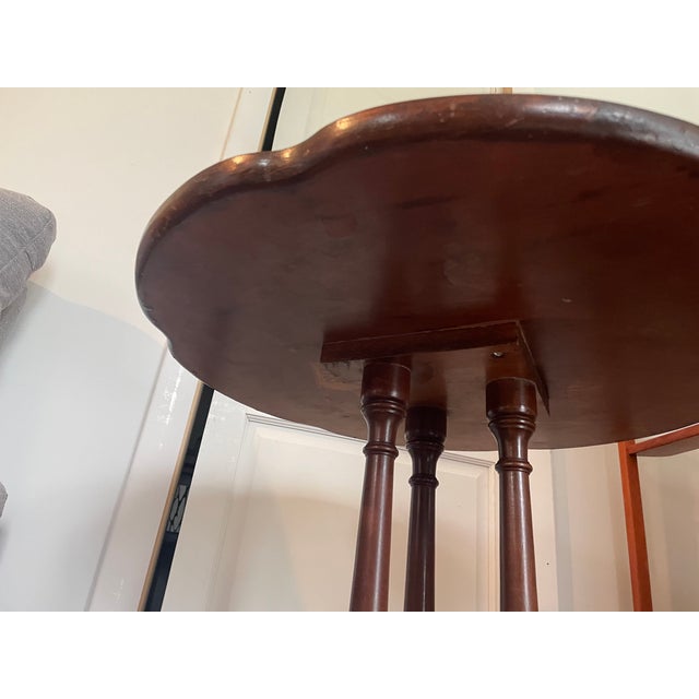 Traditional Late 19th Century Mersman Mahogany Pie Crust Side Table With 3 Columnar Legs and Claw Feet For Sale - Image 3 of 4