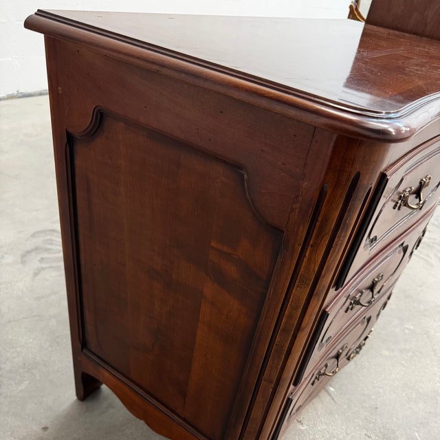 Superb three-drawer chest in the Louis XV/Transition style, dating from the mid-20th century (circa 1950s). Mid-Century...