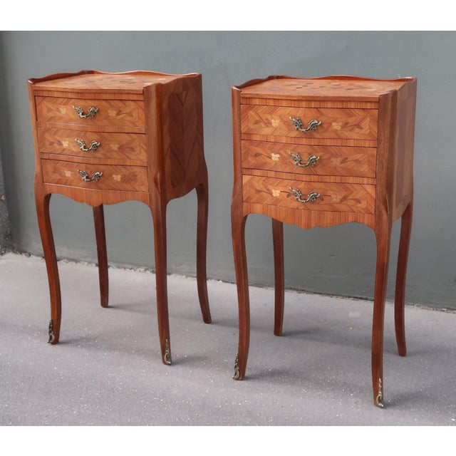 Brown 1950s Pair of Restored French Louis XV Style Rosewood Inlaid Side Tables Nightstands For Sale - Image 8 of 12