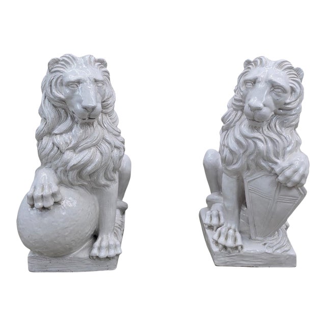 Vintage Neoclassical Style Heraldic Lion Sculptures – Set of 2 For Sale
