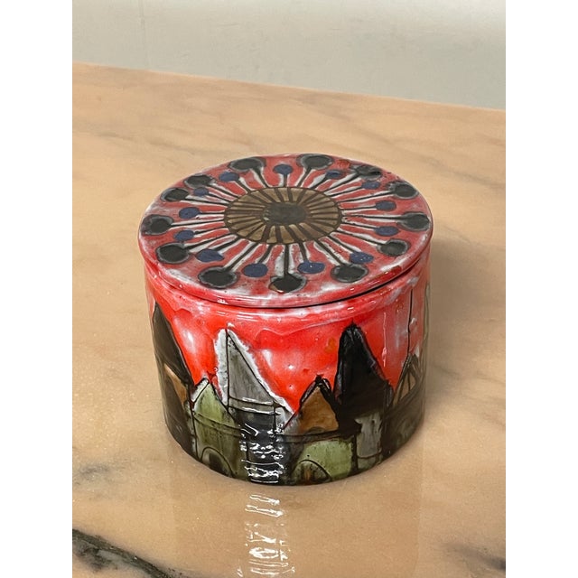 Glazed ceramic container with lid by Italian designer Elio Schiavon, dating back to the 1960s and 1970s. Elio Schiavon...