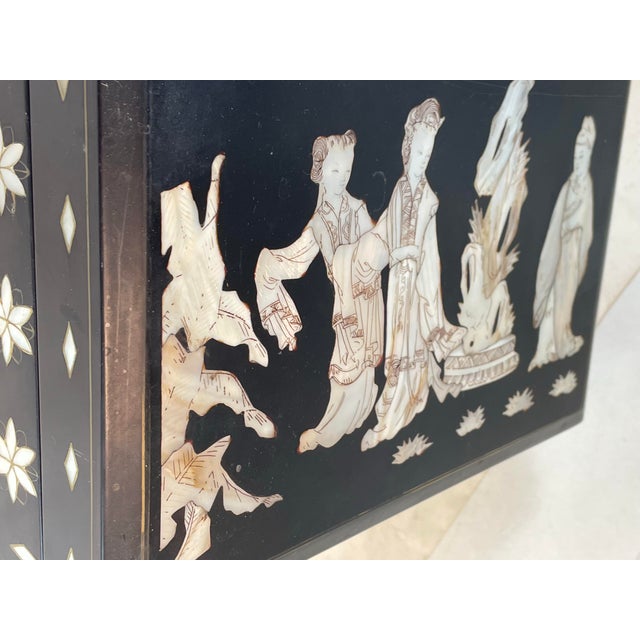 Mid 20th Century Asian Geisha Girl Scene Mother of Pearl Inlaid Black Lacquer Jewelry Box For Sale - Image 9 of 9