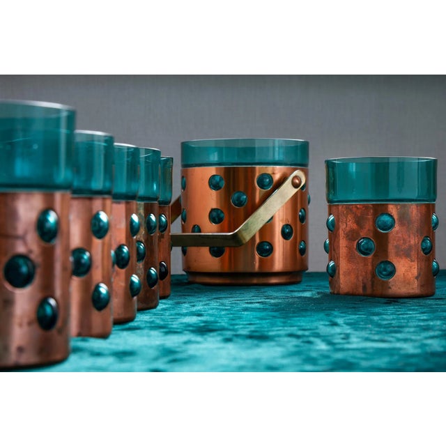 Set of Drinking Glasses and Ice Bucket Made of Green Glass and Copper by Nanny Stil for Raak, 1960s For Sale - Image 6 of 7