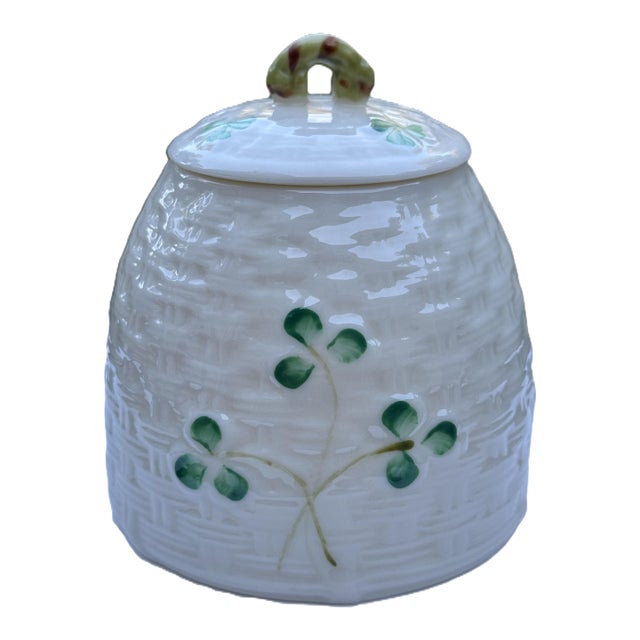 Belleek Marmalade Jar, Shamrock Basketweave Pattern, Irish Porcelain, 6th Mark (1965–1980) For Sale