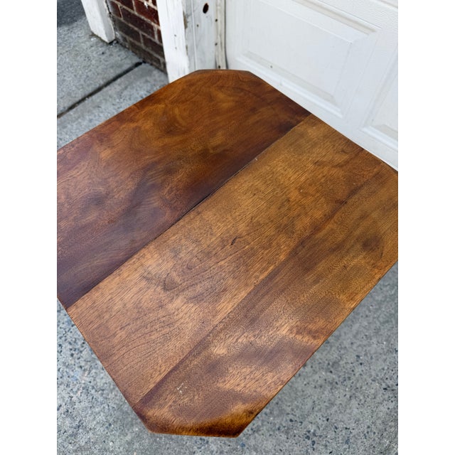 Vintage Federal Revival Wood Pedestal Side Table With Traditional Carved Details For Sale - Image 11 of 12