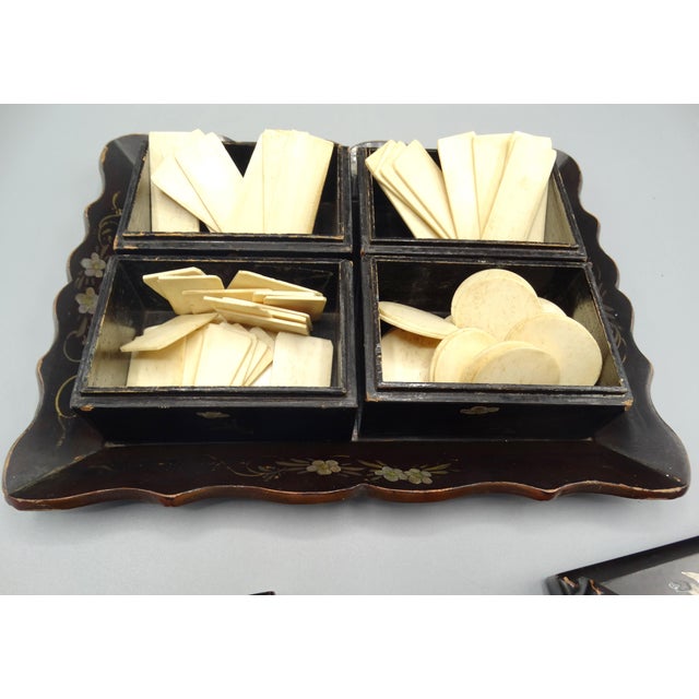 19th-Century Chinese Export Papier-Mâché Games Box For Sale - Image 4 of 11