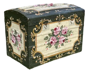 Trunk in Painted Wood