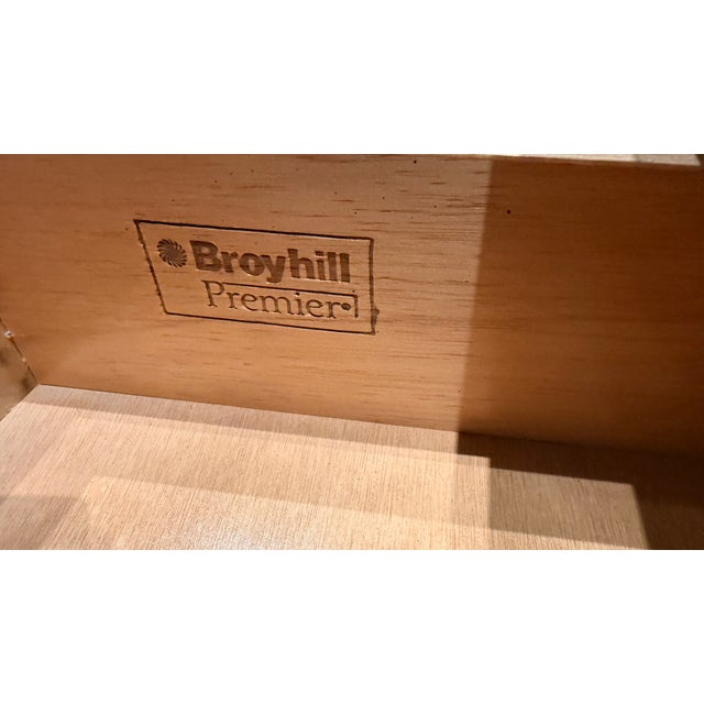 Vintage Broyhill Premier Illuminated Breakfront Display Cabinet in Warm Walnut Finish For Sale - Image 12 of 12