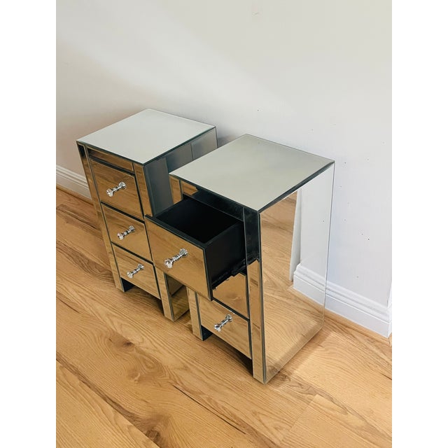 1960s 1960s Pair of Hollywood Regency Mirrored Small Chests For Sale - Image 5 of 7