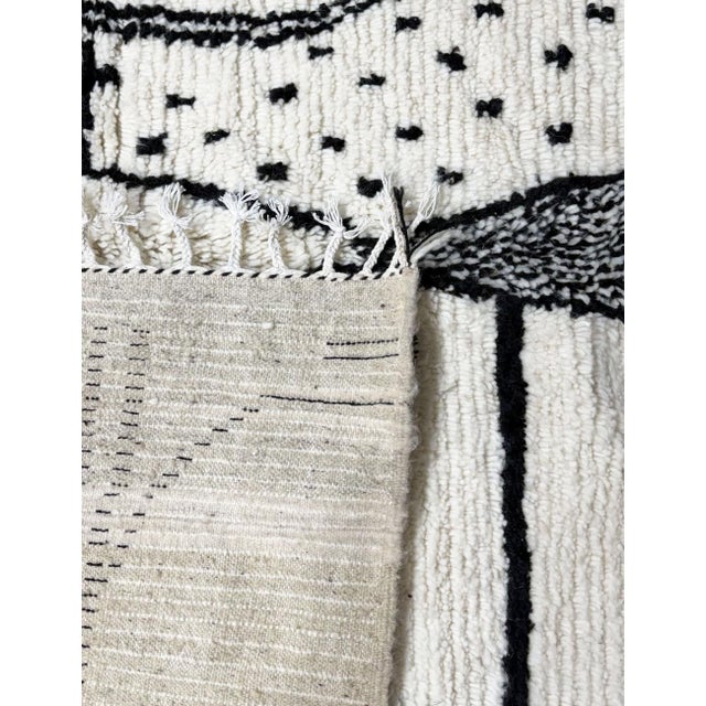 Black and White Moroccan Azilal Rug - 9.5 X 7.1 Ft For Sale In Cleveland - Image 6 of 8