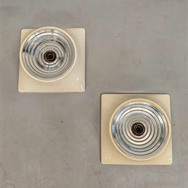 Space Age Plastic Wall Lights from Stilnovo, 1960s, Set of 2 For Sale - Image 6 of 9