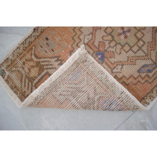 Peach Distressed Low Pile Turkish Yastik Faded Rug - 1'6'' X 3' For Sale - Image 8 of 13