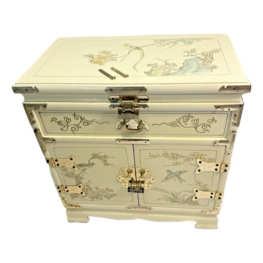 Vintage Large Japanese Cream Lacquer Wood Jewelry Box 3 Drawers, Lift Top With Two Locks For Sale