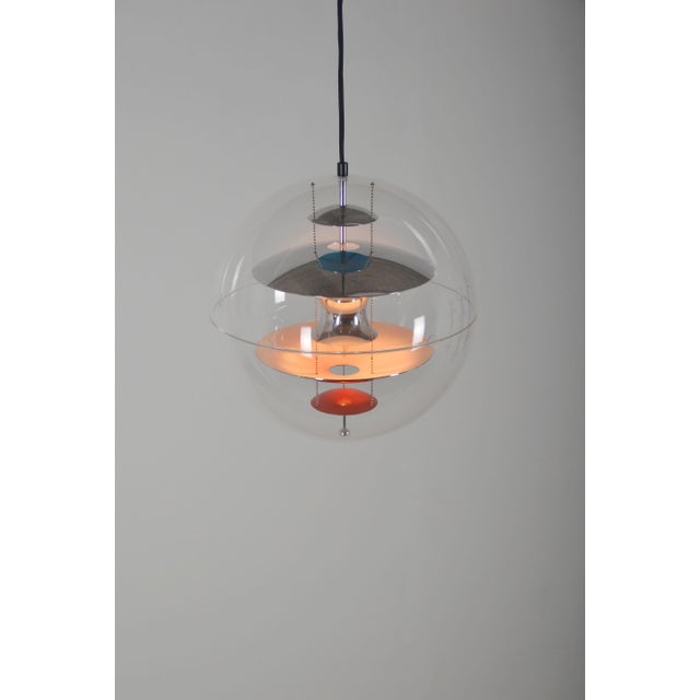 Acrylic Glass VP Globe 40 Pendant Lamp by Verner Panton for Verpan, 2010s For Sale - Image 6 of 8