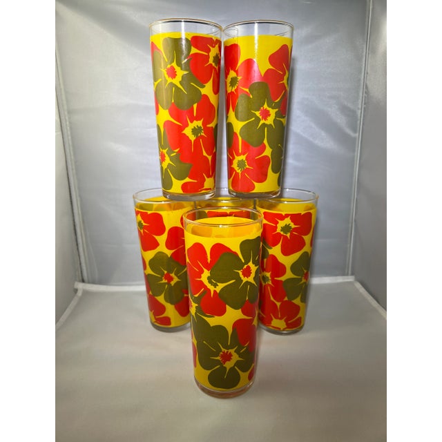 1960's Bright and Colorful Hibiscus Flowers Glassware Set- 6 Pieces For Sale - Image 9 of 11