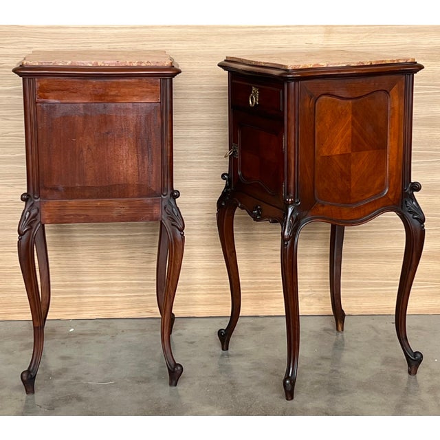 Wood Louis XV Style Walnut Nightstands with Marble Top, 1930s, Set of 2 For Sale - Image 7 of 18