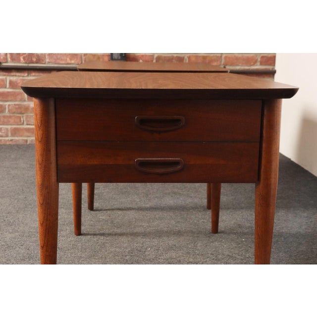 Pair of Vintage Laminate and Walnut Single-Drawer Nightstands / End Tables by Lane For Sale - Image 10 of 18