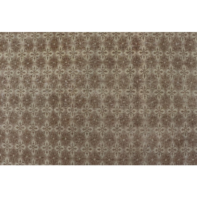 Early 20th Century Vintage Turkish Sivas Rug in Soft Beige and Ivory 4'1" X 6'9" For Sale - Image 5 of 10