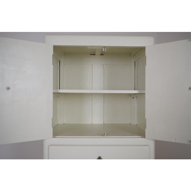 Cabinet attributed to Paul Poiret for Atelier Martine, France, 1920 For Sale - Image 13 of 18