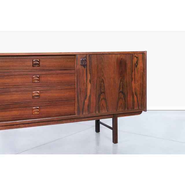 Burnt Umber Mid-Century Modern Rosewood "Ladoga" Credenza by Erik Wortz For Sale - Image 8 of 12