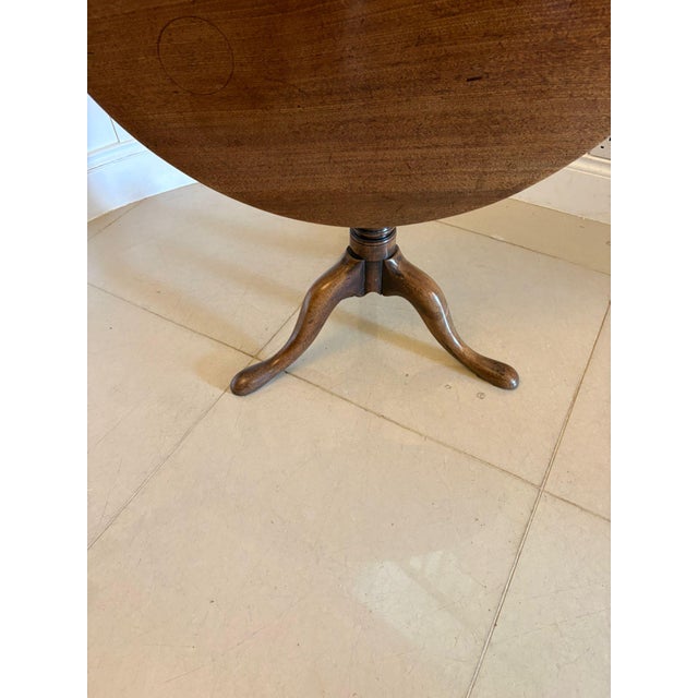 Late 18th Century Antique Georgian Figured Mahogany Circular Tilt Top Table, 1780 For Sale - Image 5 of 10