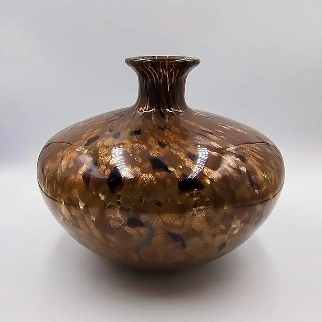 1960s Gorgeous brown and gold vase in Murano glass (mouth blown glass) . Made in Italy. The item is in excellent...