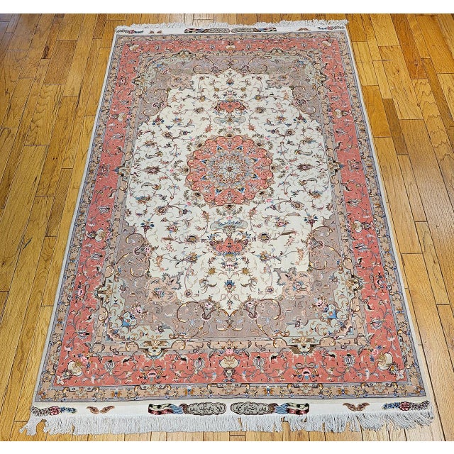 Persian Tabriz Rug, Hand-Knotted Wool & Silk, Fine Floral Pattern, Ivory & Salmon, 7x10 For Sale - Image 9 of 17