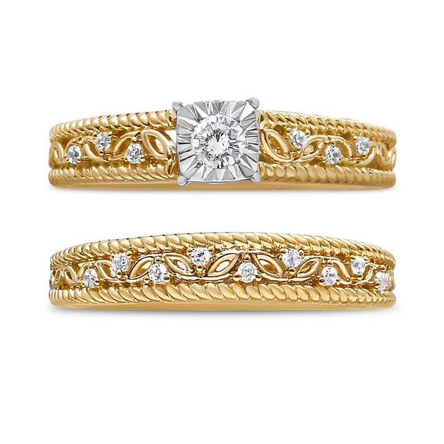 Striking and everlasting, this gorgeous engagement ring bridal set is beautifully crafted in a meticulous gold design set...