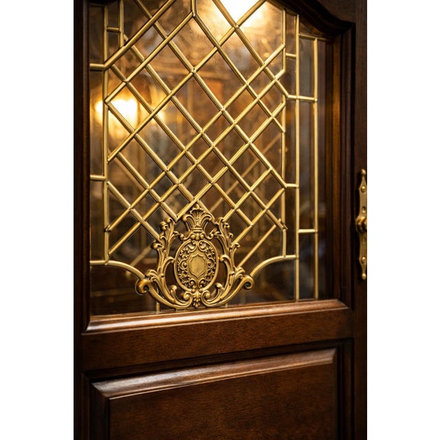 1920s Antique Solid Oak Gentleman’s Nightstand Cabinet With Leaded Glass Door, C. 1910–1930 For Sale - Image 5 of 5