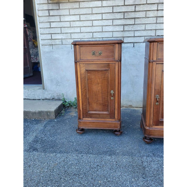 Pair of 19th Century French Walnut Marble Bedside Cabinets. For Sale In Philadelphia - Image 6 of 14