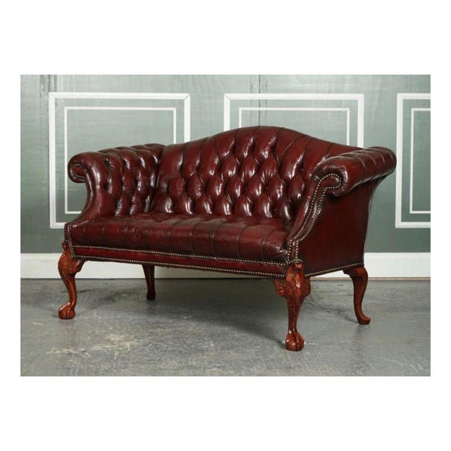 Regency Camel Back Chesterfield Sofa in Hand-Dyed Burgundy Leather For Sale - Image 4 of 10
