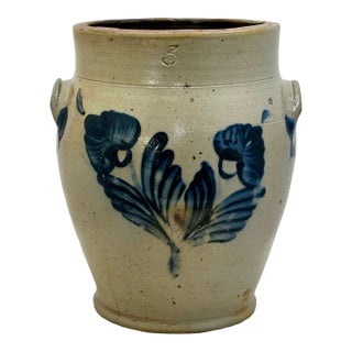Outstanding Large 3 Gallon Size Antique American Stoneware Jar With Extensive Blue Hand Decorated Features - Circa 1830s For Sale