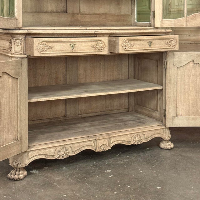 Antique Liegeoise Regence Stripped Oak Bookcase ~ Display Cabinet For Sale - Image 18 of 18