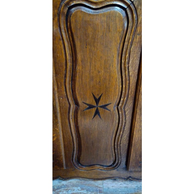 Antique 18th Century Louis XV Regional Low Sideboard in Oak For Sale - Image 5 of 14