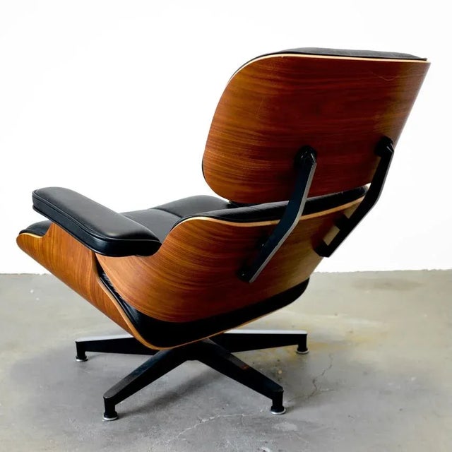 Wood Eames Lounge Chair and Ottoman Model 670 & 671 in Walnut & Black Leather For Sale - Image 7 of 10