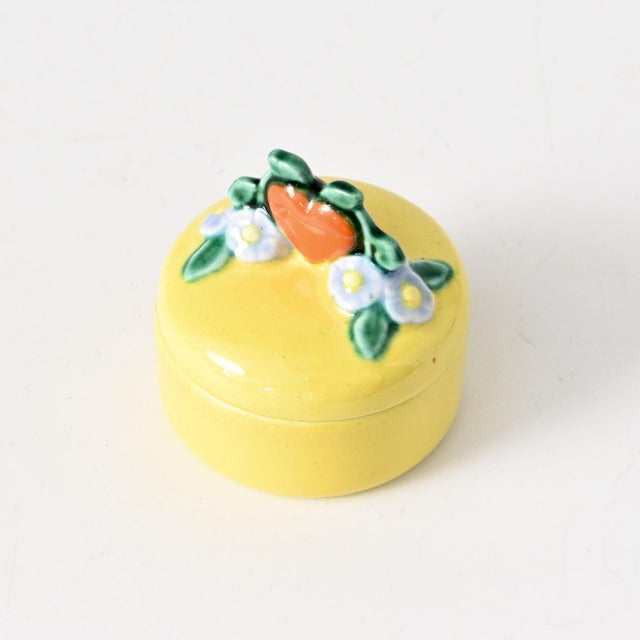 Ceramic Small Yellow Ceramic Heart Box by Rudolf Podany for KWK Keramos, 1920s For Sale - Image 7 of 10