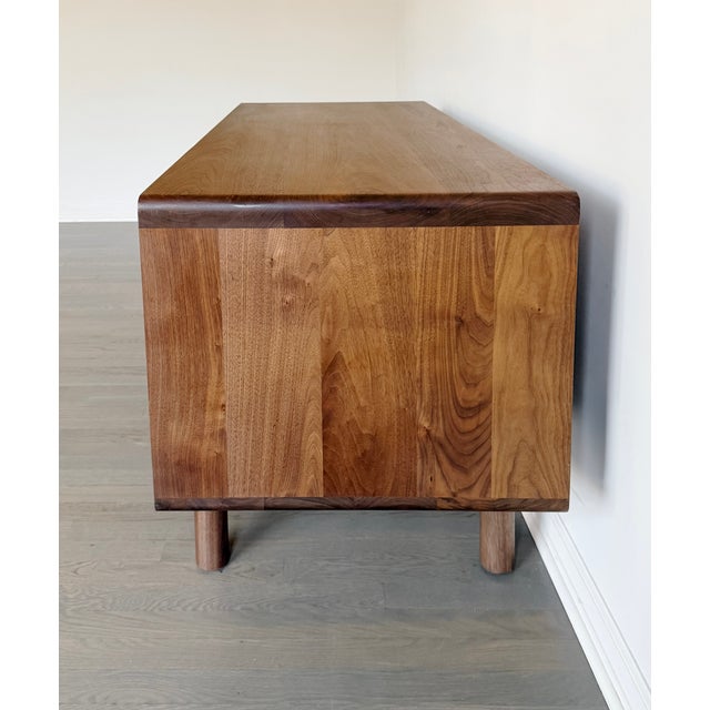 Michael Robbins Oneida Desk in Oiled Walnut With Green Leather Pulls For Sale In New York - Image 6 of 10