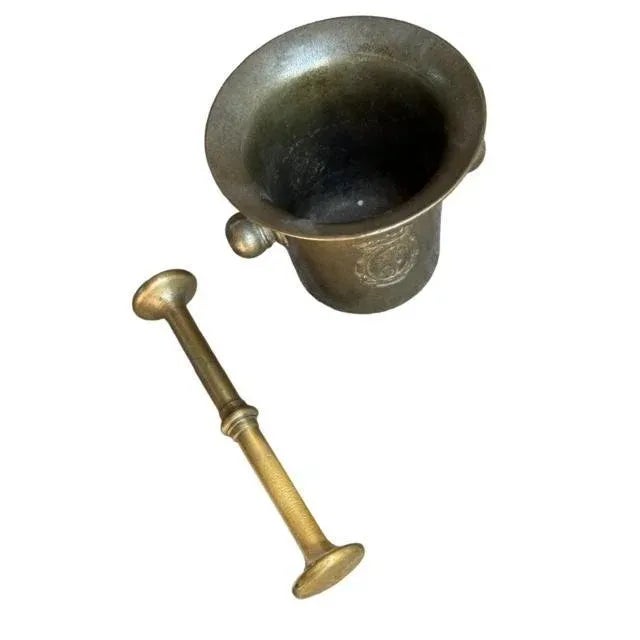 Mid-Century Modern Late 19th Century Bronze Mortar and Pestle With Embossed Lion Crest For Sale - Image 3 of 3