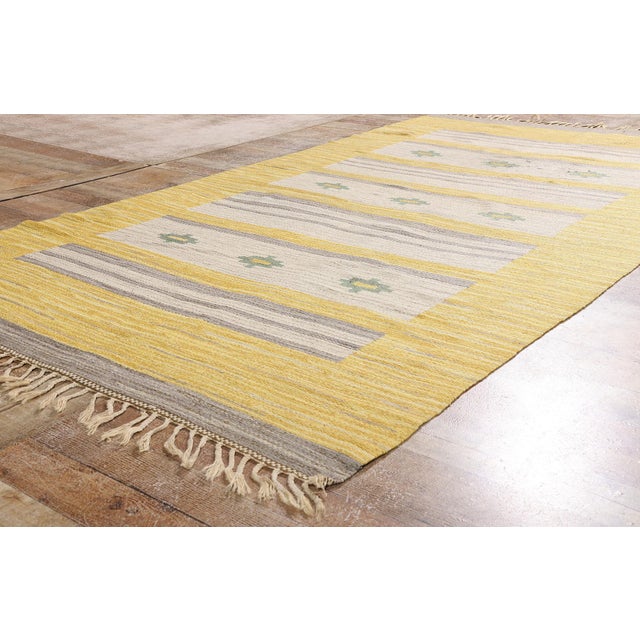 Yellow Vintage Swedish Rollakan Rug, 05'01 X 09'05 For Sale - Image 8 of 10